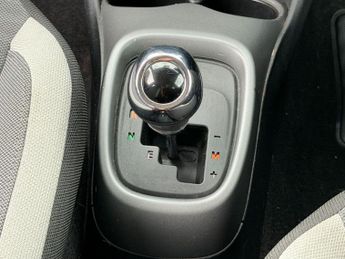 Toyota AYGO 1.0 VVT-i x-play x-shift Euro 6 5dr