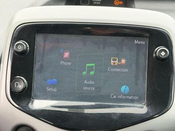 Toyota AYGO 1.0 VVT-i x-play x-shift Euro 6 5dr