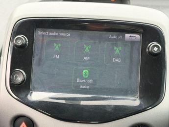 Toyota AYGO 1.0 VVT-i x-play x-shift Euro 6 5dr