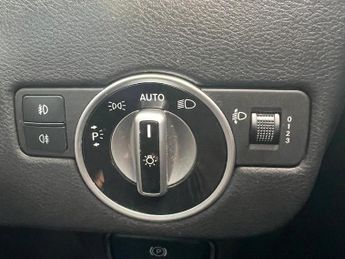 Infiniti Q30 1.5d Premium Euro 6 (s/s) 5dr