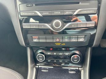 Infiniti Q30 1.5d Premium Euro 6 (s/s) 5dr