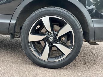 Nissan Qashqai 1.6 dCi N-Connecta SUV 5dr Diesel XTRON 2WD Euro 6 (s/s) (130 ps