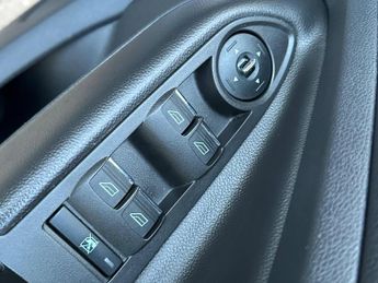 Ford Kuga 2.0 TDCi Titanium SUV 5dr Diesel Powershift AWD Euro 5 (163 ps)