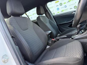 Vauxhall Astra 1.6 CDTi BlueInjection SRi Auto Euro 6 5dr