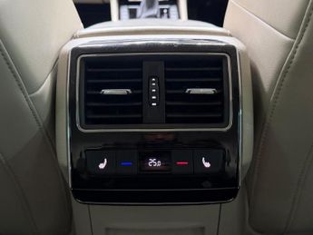 Skoda Superb 2.0 TDI Laurin & Klement DSG Auto 6Spd Euro 6 (s/s) 5dr