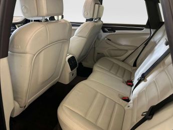 Porsche Macan 2.0T SUV 5dr Petrol PDK 4WD Euro 6 (s/s) (252 ps)