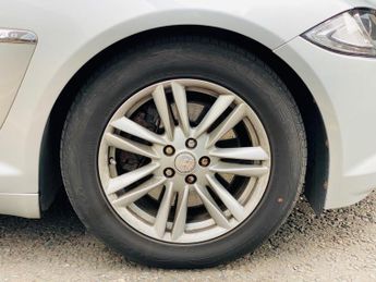 Jaguar XF 2.2d Luxury Auto Euro 5 (s/s) 4dr