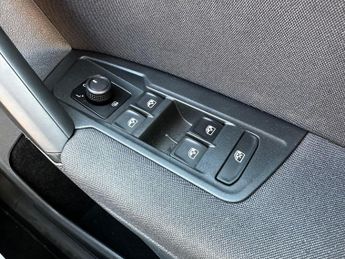 Volkswagen Tiguan 1.5 TSI Life SUV 5dr Petrol DSG Euro 6 (s/s) (150 ps)