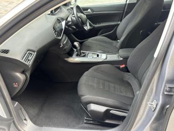 Peugeot 308 SW 1.2 PureTech Allure EAT Euro 6 (s/s) 5dr