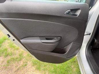 Vauxhall Astra 1.6i Elite Auto Euro 6 5dr