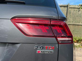 Volkswagen Tiguan 2.0 BiTDI SEL DSG 4Motion Euro 6 (s/s) 5dr
