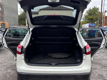 Nissan Qashqai 1.6 dCi Tekna XTRON 2WD Euro 5 (s/s) 5dr