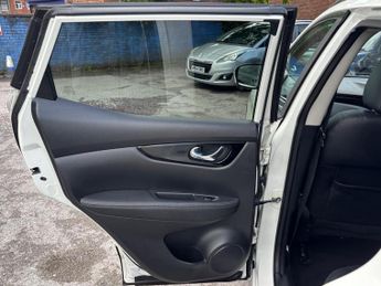 Nissan Qashqai 1.6 dCi Tekna XTRON 2WD Euro 5 (s/s) 5dr