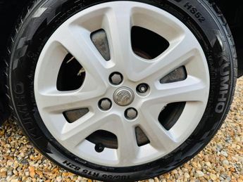Vauxhall Viva 1.0i SE Euro 6 5dr (a/c)