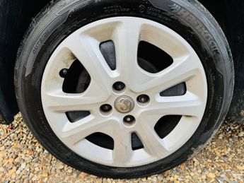Vauxhall Viva 1.0i SE Euro 6 5dr (a/c)