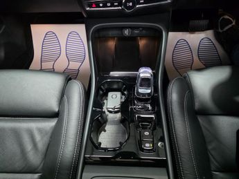 Volvo XC40 2.0 B4 MHEV Ultimate DCT Auto Euro 6 (s/s) 5dr