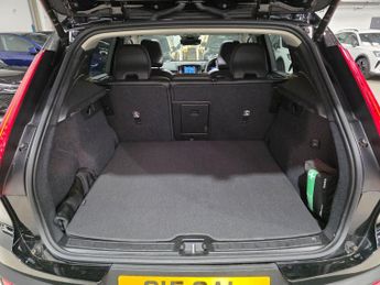 Volvo XC40 2.0 B4 MHEV Ultimate DCT Auto Euro 6 (s/s) 5dr