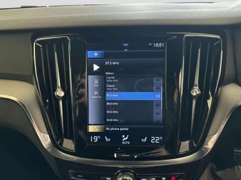 Volvo V60 2.0 B3 MHEV Plus DCT Auto Euro 6 (s/s) 5dr