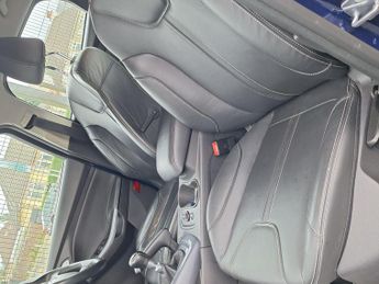 Ford Focus 1.0T EcoBoost Titanium X Euro 5 (s/s) 5dr