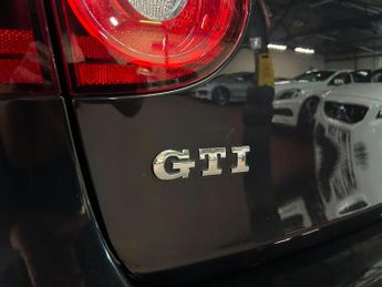 Volkswagen Golf 2.0 TFSI GTI Pirelli Hatchback 5dr Petrol DSG (188 g/km, 227 bhp