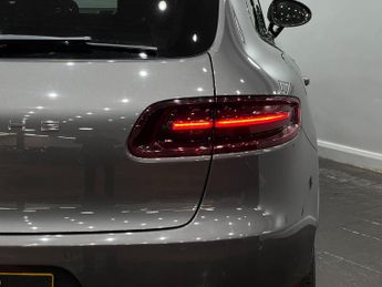Porsche Macan 3.0 TD V6 S PDK 4WD Euro 6 (s/s) 5dr