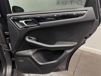 Porsche Macan 3.0 TD V6 S PDK 4WD Euro 6 (s/s) 5dr