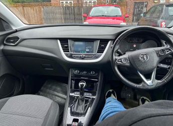 Vauxhall Grandland X 1.2 Turbo SE Auto Euro 6 (s/s) 5dr