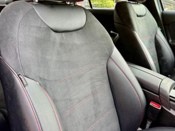 Mercedes-Benz A Class 1.3 A180 AMG Line 7G-DCT Euro 6 (s/s) 4dr