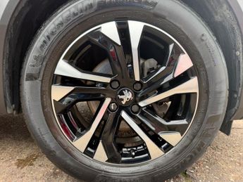 Peugeot 2008 1.2 PureTech Allure SUV 5dr Petrol EAT Euro 6 (s/s) (130 ps)