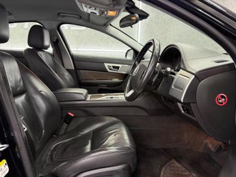 Jaguar XF 2.2d Luxury Auto Euro 5 (s/s) 4dr