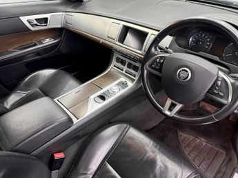 Jaguar XF 2.2d Luxury Auto Euro 5 (s/s) 4dr
