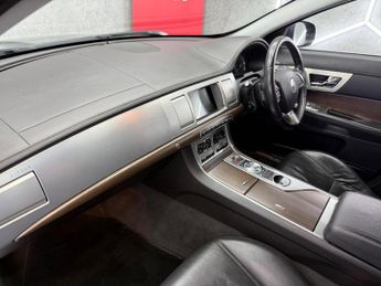 Jaguar XF 2.2d Luxury Auto Euro 5 (s/s) 4dr
