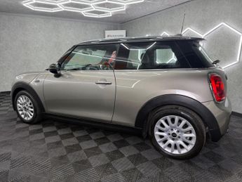 MINI Hatch 1.5 Cooper D Auto Euro 6 (s/s) 3dr