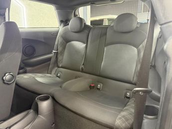 MINI Hatch 1.5 Cooper D Auto Euro 6 (s/s) 3dr