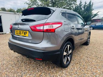 Nissan Qashqai 1.2 DIG-T N-Connecta XTRON 2WD Euro 6 (s/s) 5dr