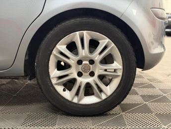 Vauxhall Corsa 1.4i 16v Design 5dr (a/c)