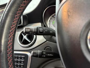 Mercedes-Benz GLA 2.1 GLA220d AMG Line (Premium Plus) 7G-DCT 4MATIC Euro 6 (s/s) 5