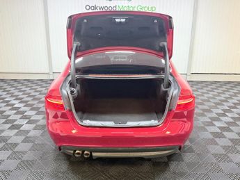 Jaguar XE 2.0d R-Sport Auto Euro 6 (s/s) 4dr
