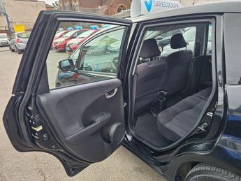 Honda Jazz 1.4 i-VTEC ES Hatchback 5dr Petrol i SHIFT Euro 5 (99 ps)