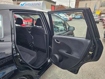 Honda Jazz 1.4 i-VTEC ES Hatchback 5dr Petrol i SHIFT Euro 5 (99 ps)