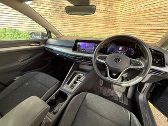 VOLKSWAGEN GOLF 1.0 eTSI MHEV Life Hatchback 5dr Petrol Hybrid DSG Euro 6 (s/s) 