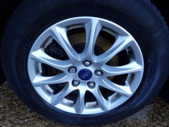 FORD MONDEO 2.0 TDCi Zetec Hatchback 5dr Diesel Manual Euro 6 (s/s) (150 ps)