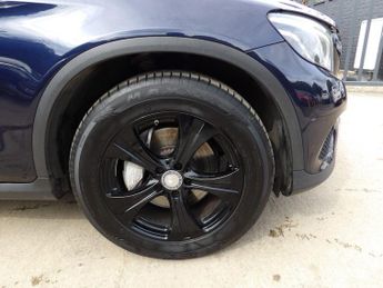 MERCEDES-BENZ GLC 2.1 GLC250d Sport SUV 5dr Diesel G-Tronic 4MATIC Euro 6 (s/s) (2
