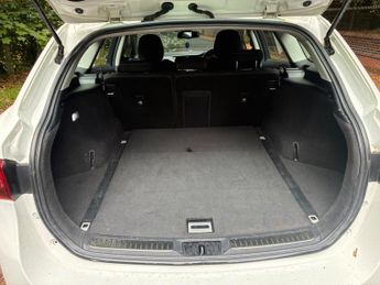 Toyota Avensis 2.0 D-4D Business Edition Touring Sports Euro 6 (s/s) 5dr