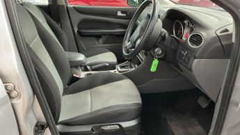 Ford Focus 1.6 Zetec 5dr