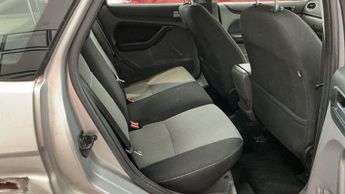 Ford Focus 1.6 Zetec 5dr