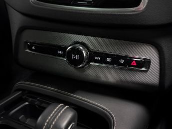 Volvo XC90 R-Design B5 (Petrol) AWD