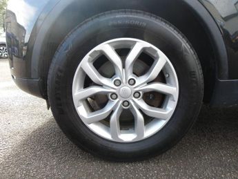 Land Rover Discovery 3.0 TD V6 SE Auto 4WD Euro 6 (s/s) 5dr