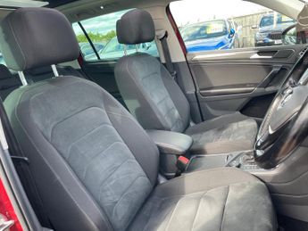 Volkswagen Tiguan 2.0 TDI BlueMotion Tech SEL DSG 4Motion Euro 6 (s/s) 5dr