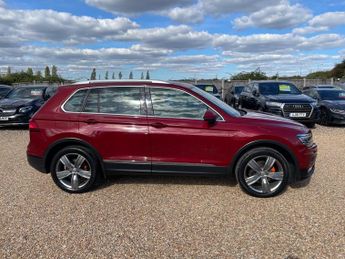 Volkswagen Tiguan 2.0 TDI BlueMotion Tech SEL DSG 4Motion Euro 6 (s/s) 5dr